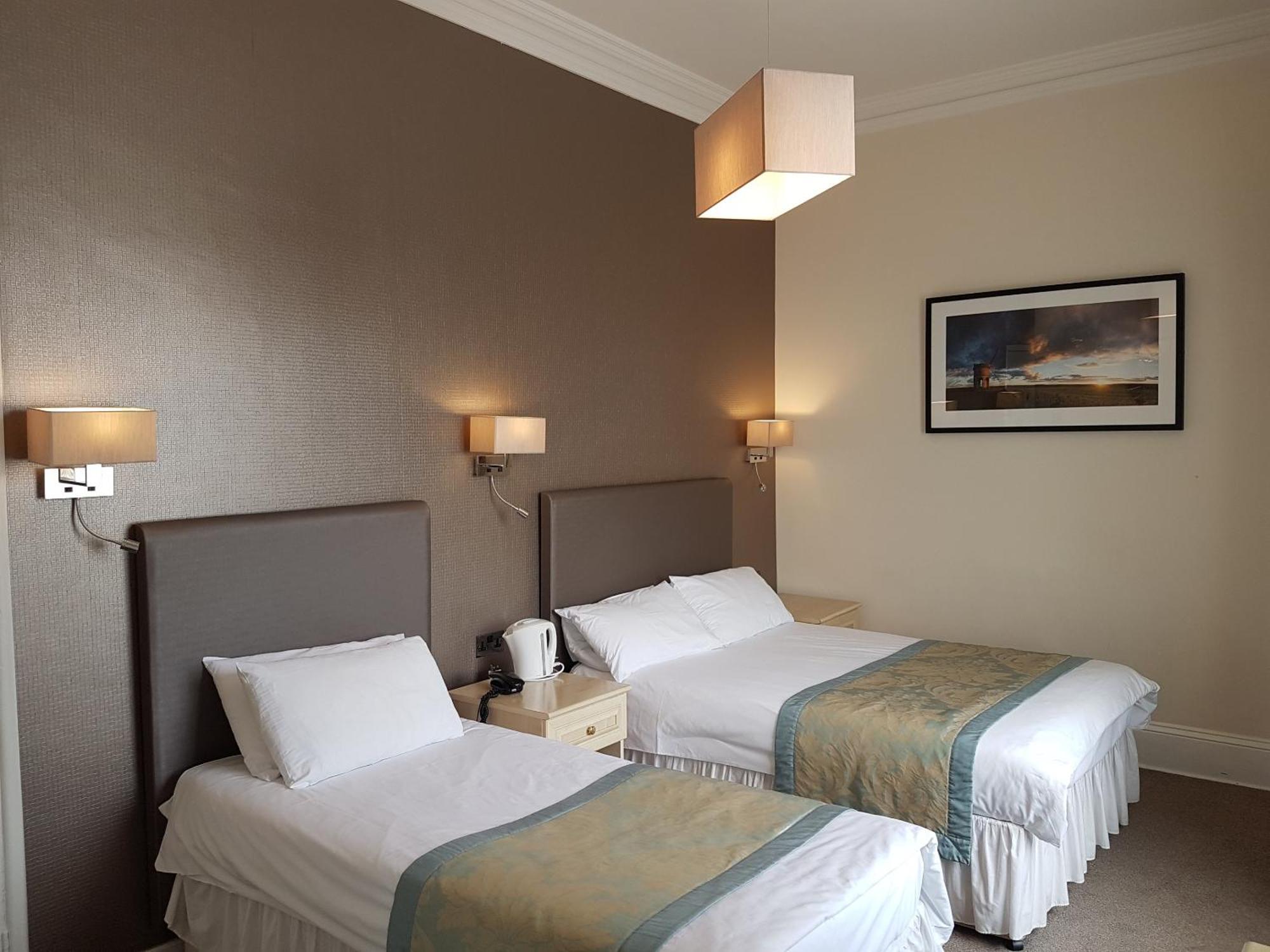 Victoria Park Lodge Leamington Spa Esterno foto